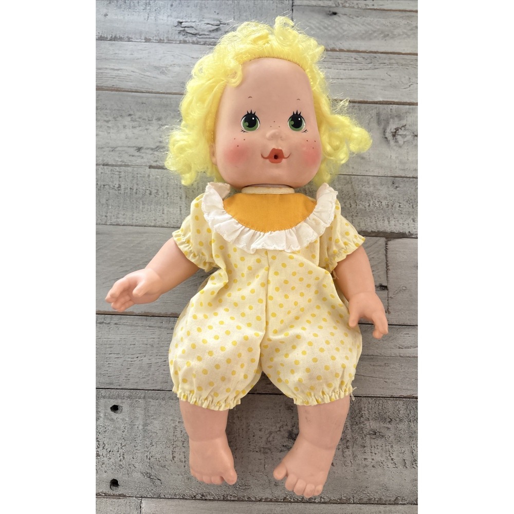 Kenner American Greetings 1982 Strawberry Shortcake Lemon Meringue BlowKiss Doll